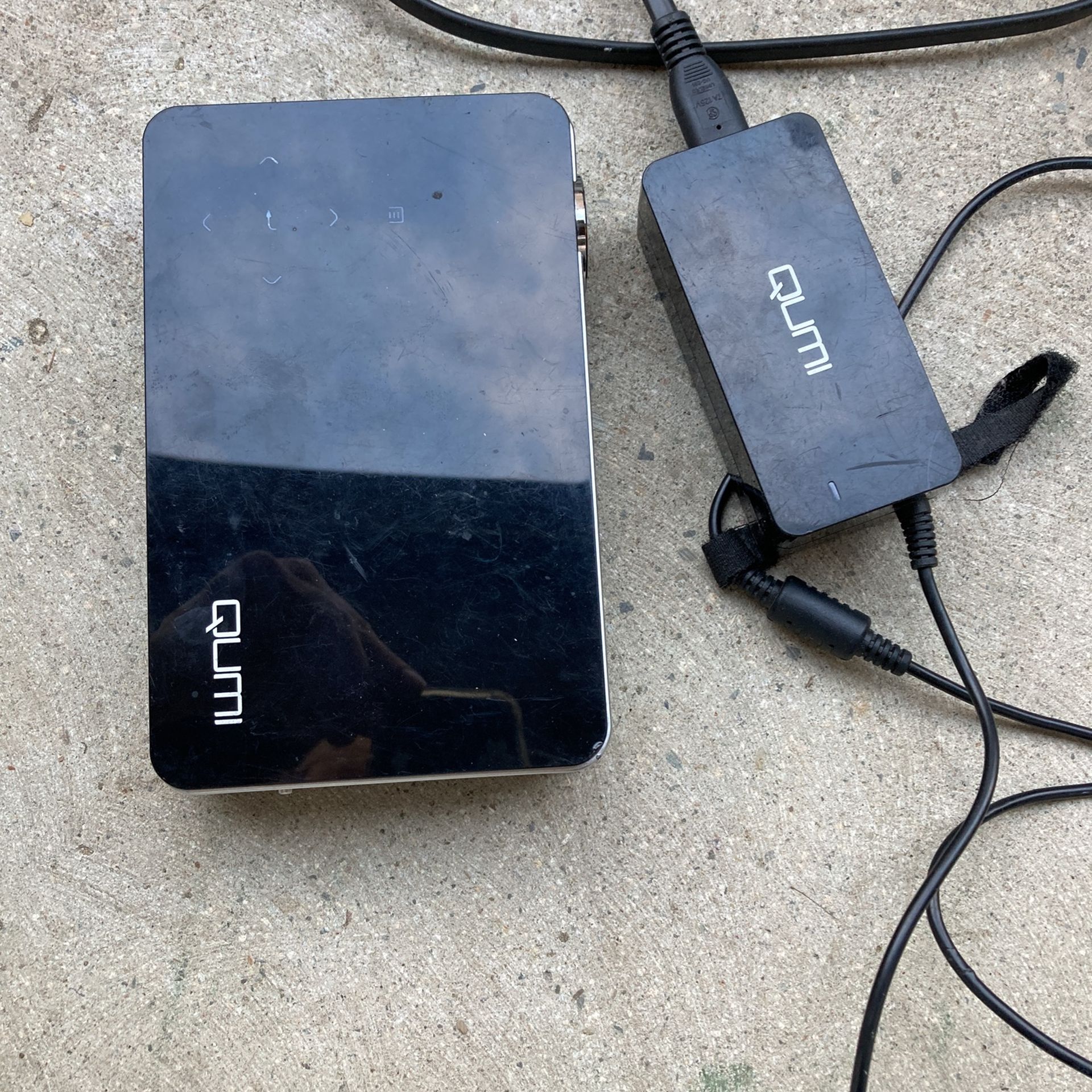 Qumi Portable Projector For Laptop Etc