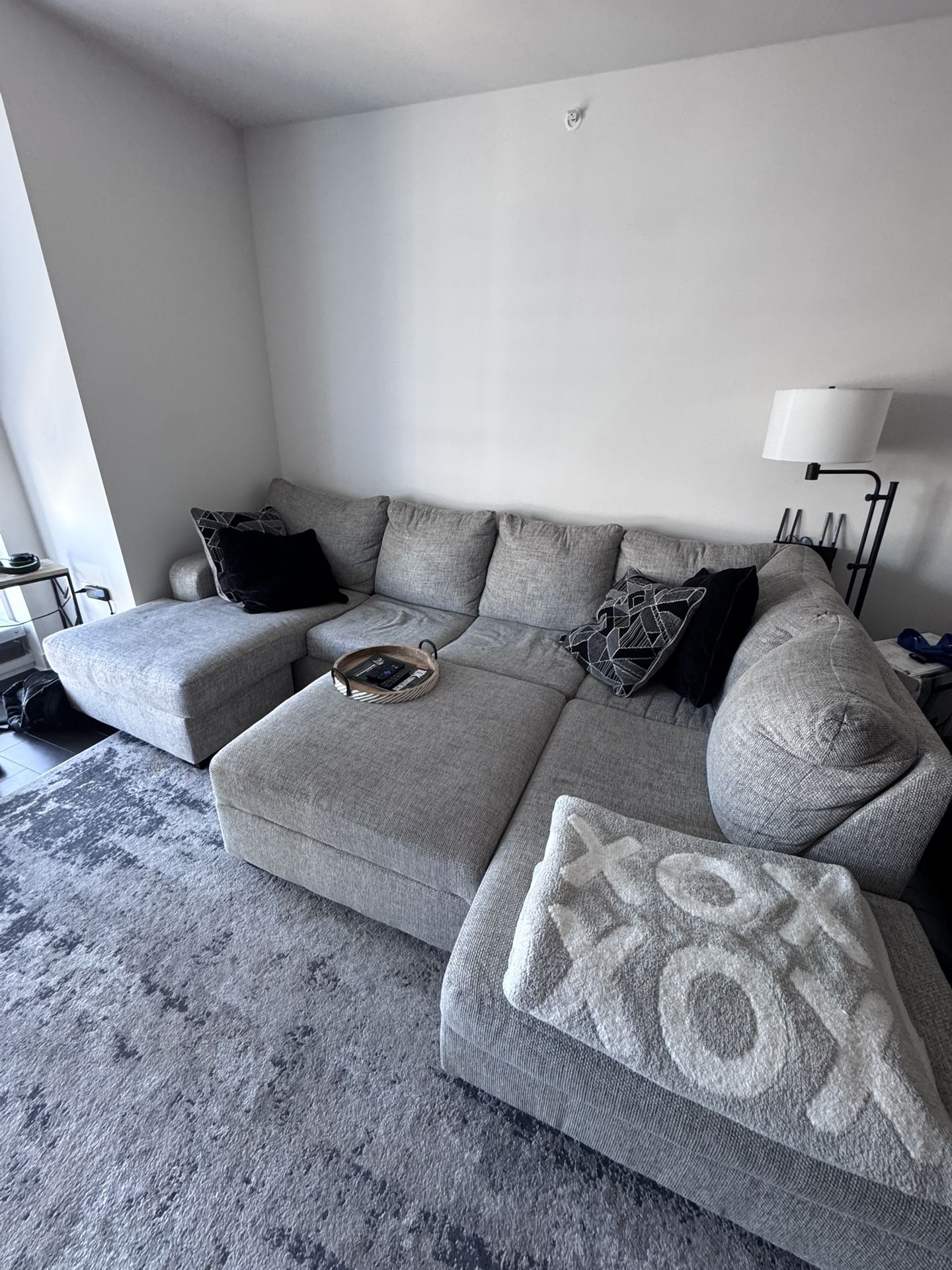 Perfect condition Gray couch. Need Picked Up By 7/17