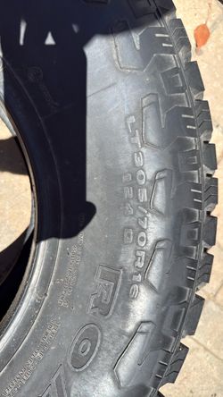 305/70R16 truck tire (1) Kumho