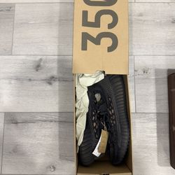 Yeezy 350 V2 CMPCT