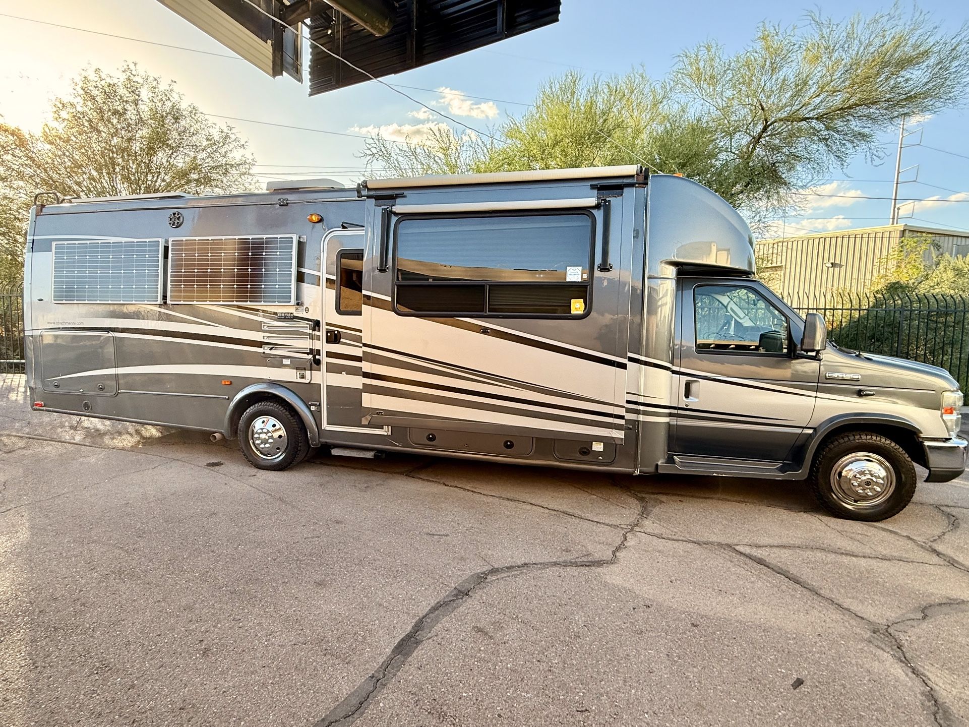 2010 Coachman Concord 300TS