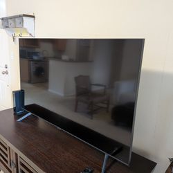 ​65" Samsung 4K UHD Smart TV - 7 Series UN65RU7100 - Like New Condition - HDR & Slim Design