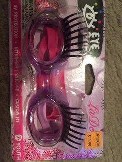 Eye lash swim goggles. New. Age 7+.