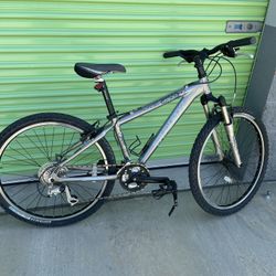 Trek 4300 Mountain Bike