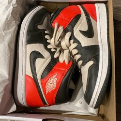 Jordan 1 Mid