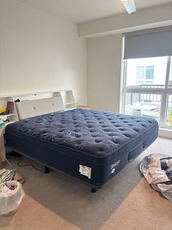 King Mattress + Electric Adjustable Base