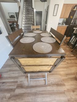 Dining table/high table