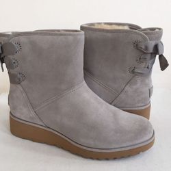 UGG CLASSIC MINI DREW SUNSHINE PERF SEAL BOW ANKLE BOOT US 8