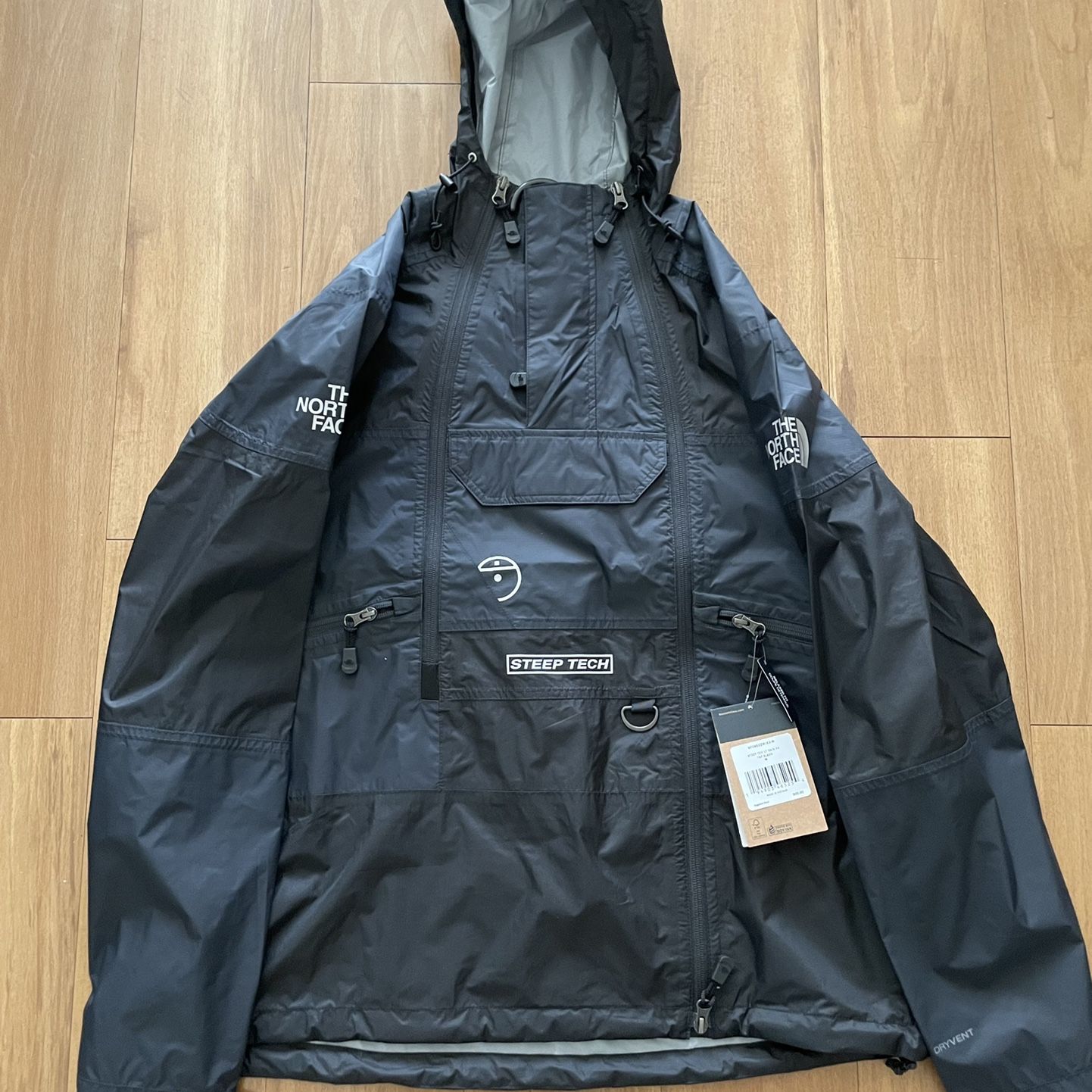 North Face Steep Tech Light Rain Jacket - Medium - Never North Face Steep Tech Light Rain Jacket - Medium - Never