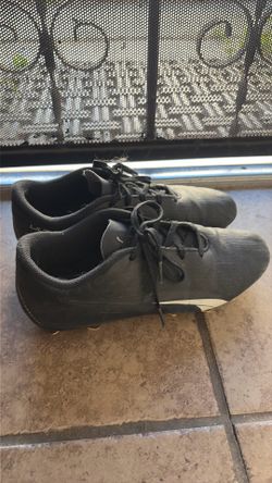Nike Soccer Cleats - size 5 boys/6.5 women