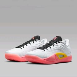 Basquetball shoes  (Jordan)