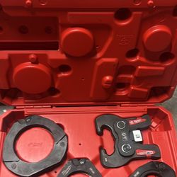 Milwaukee 2-1/2 in. - 4 in. CTS-V Pivoting Press Ring Kit for M18 FORCE LOGIC Press Tools