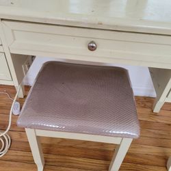 Vanity With Chair Included