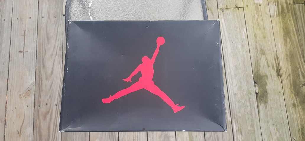 Air Jordans 3 Retro Red 9.5