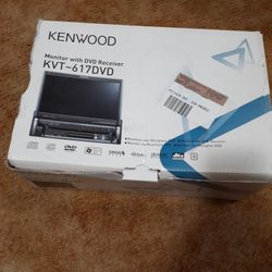 Kenwood Monitor With DVD Receiver KVT 617DVD