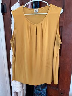 Free yellow sleeves shirt