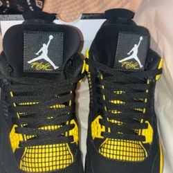 JORDAN 4s