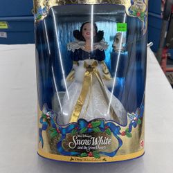 Snow White And The Seven Dwarfs Disney Holiday Collection 