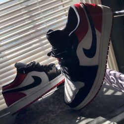 Jordan 1 Low Black Toes