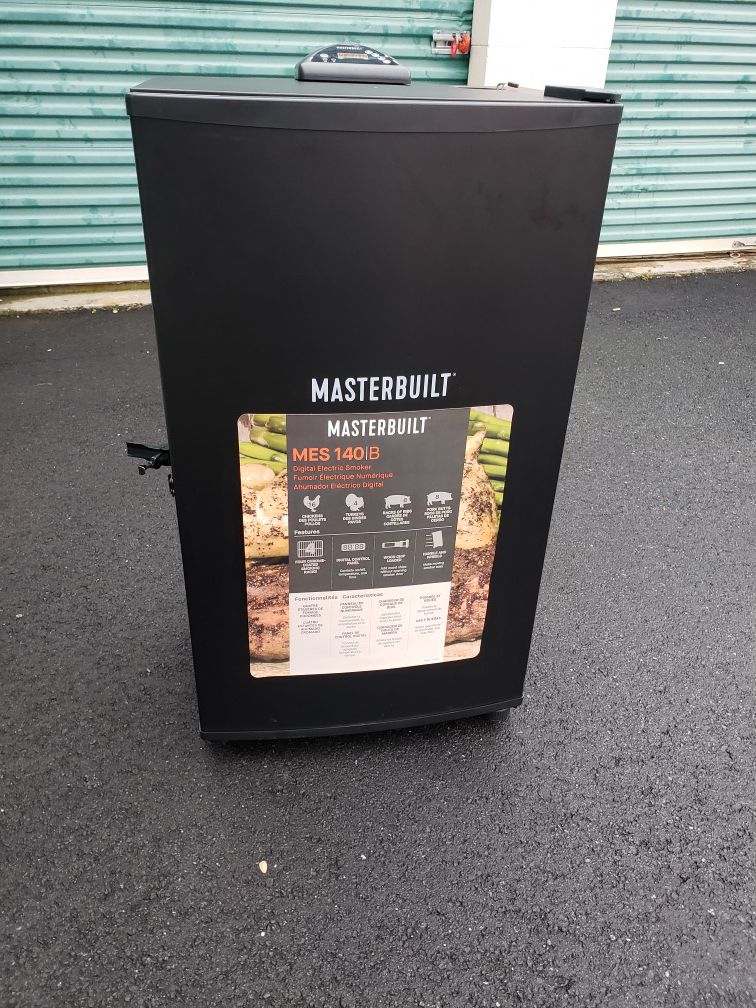 Masterbuilt MES 140B 40 in Digital Electric Smoker