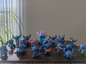 19 Stitch Figures and Two Keychains