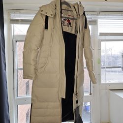 Moose Knuckles Quilted Hooded Parka