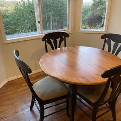 46” Round Dinning Room Table with Chairs OBO 