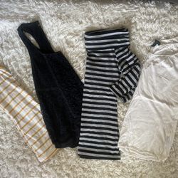 $1 Tons Of Women's Medium Tops!