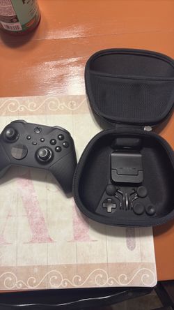 Black Xbox elite controller
