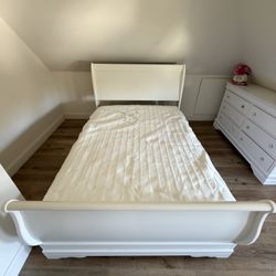 Full Size Bed Frame + Mattress + Heated Mattress Covers – Excellent Condition
