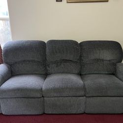 LA-Z-BOY Reclining Sofa 