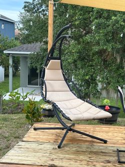Hanging Chaise lounge chair