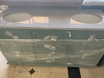61 in. Hamilton Dbl Sink Seaglass Bath Vanity w/ Grey Granite Top