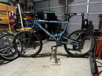 Cannondale Jekyll 500 Bike