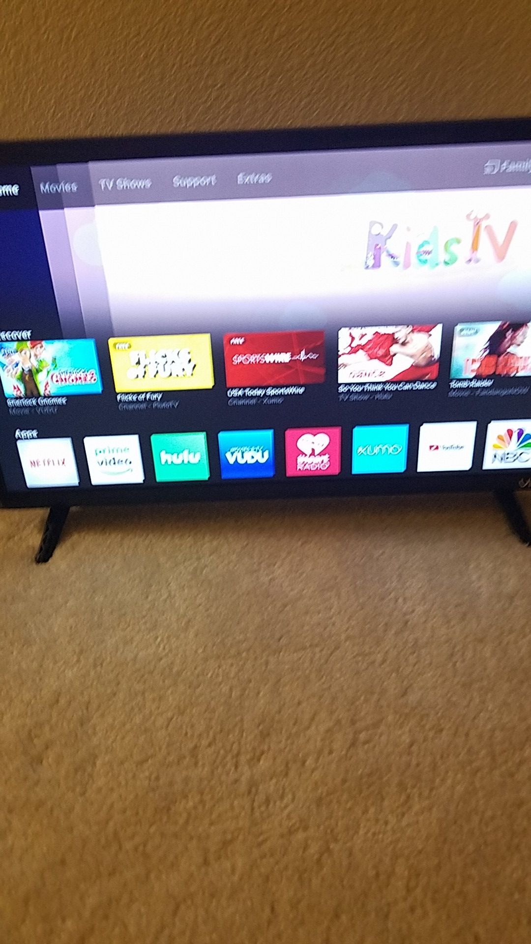 VIZIO 24" LED HDTV smart tv VIZIO® D-Series™ 24" Class 23.80" Diag. 1080p 60Hz LED Smart HDTV - D24f-F1