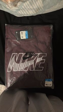 Nike Burgundy Matching Set Shirt & Shorts Size XXL - New/Never Worn