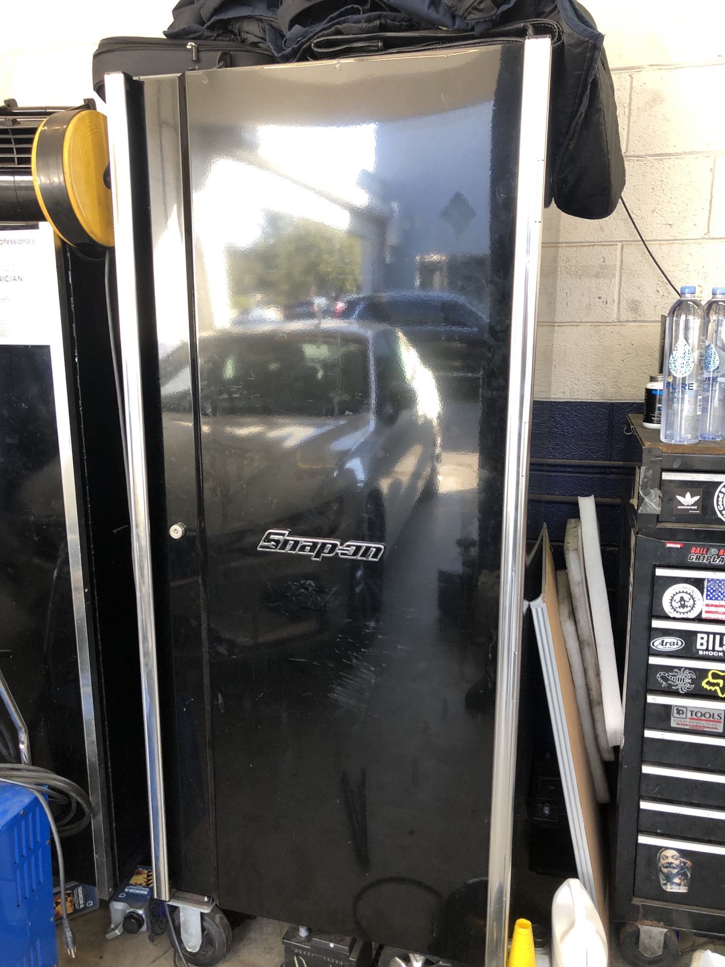 Snap on tools side locker tool box