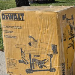 Brand New DEWALT 15 Amp Corded 8-1/4 in. Compact Portable Jobsite Tablesaw
