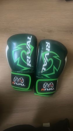 Rival Boxing Gloves Green