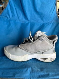 Nike Jordan Max Aura 4 Youth Size 5.5