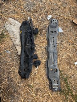 2008 Lexus LS460 Radiator support upper and lower