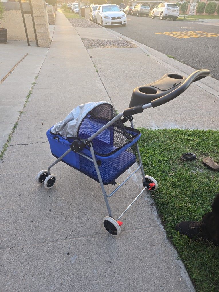 Dog stroller