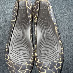 New Giraffe Pattern Croc Slides Woman’s 8