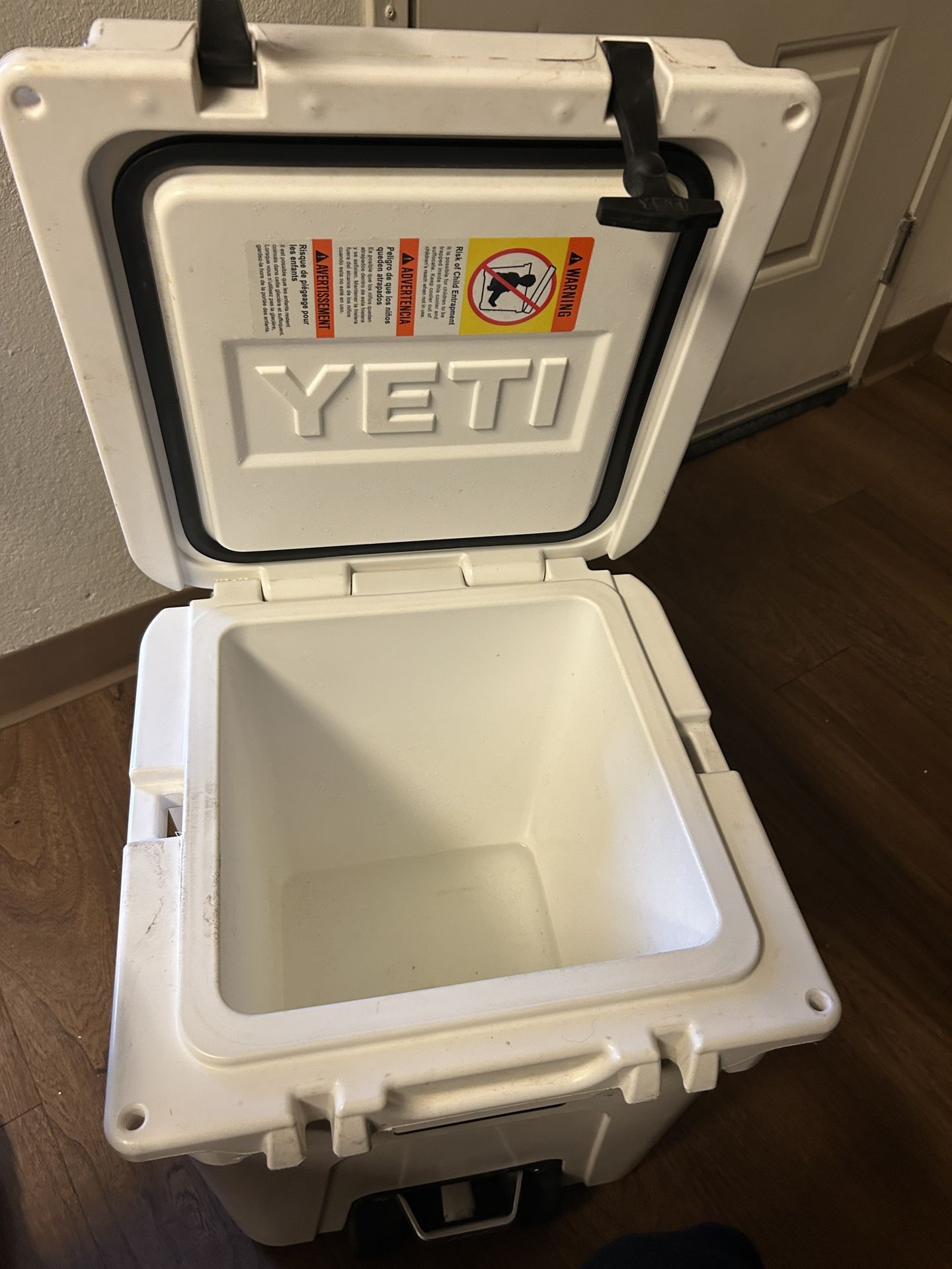 Yeti Ice Chest Cooler