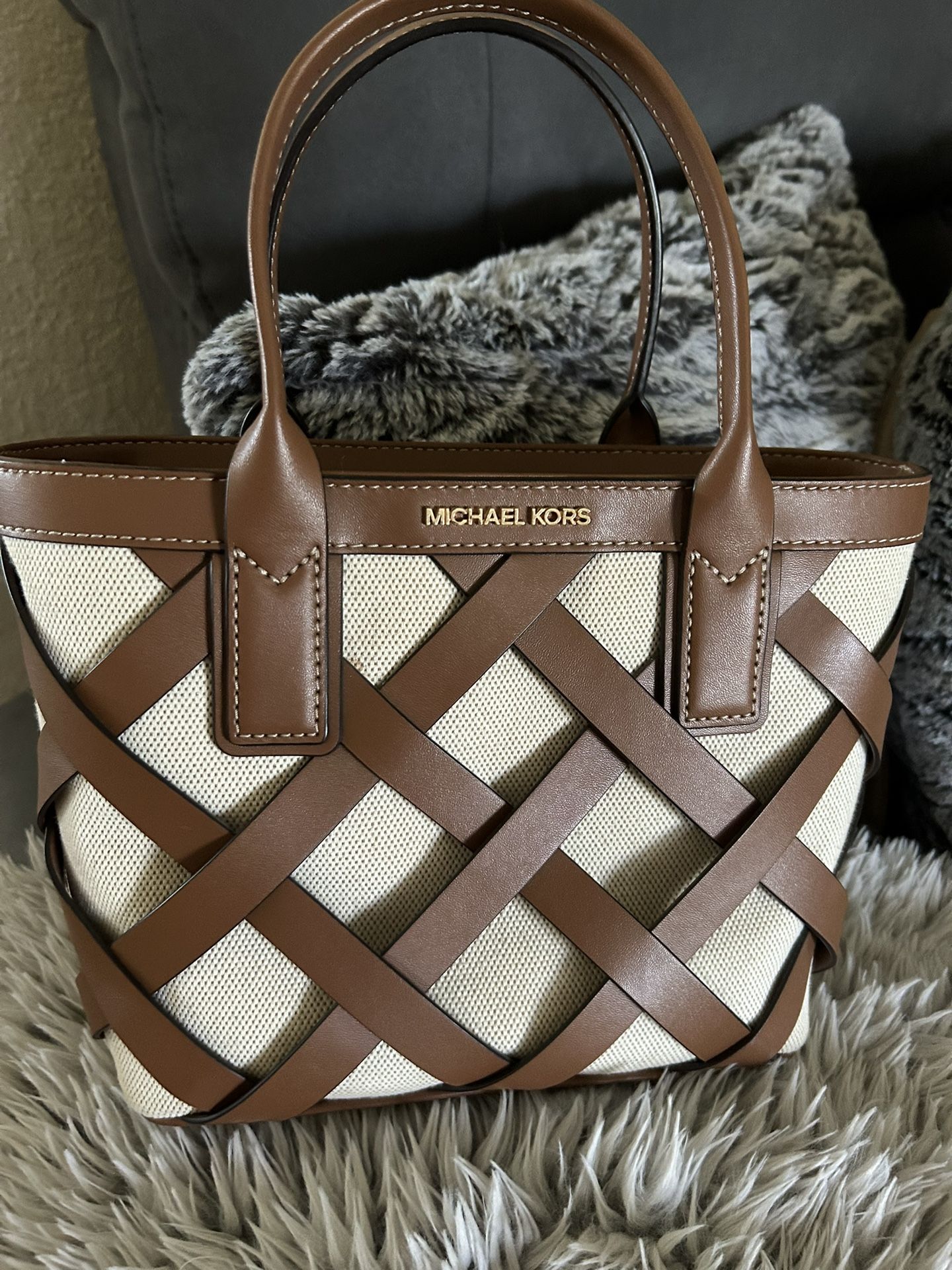 Michael Kors Handbag / Crossbody