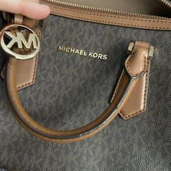 Hand Bag Pick Up Raseda And Vanowen 