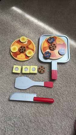 Wooden pancake set