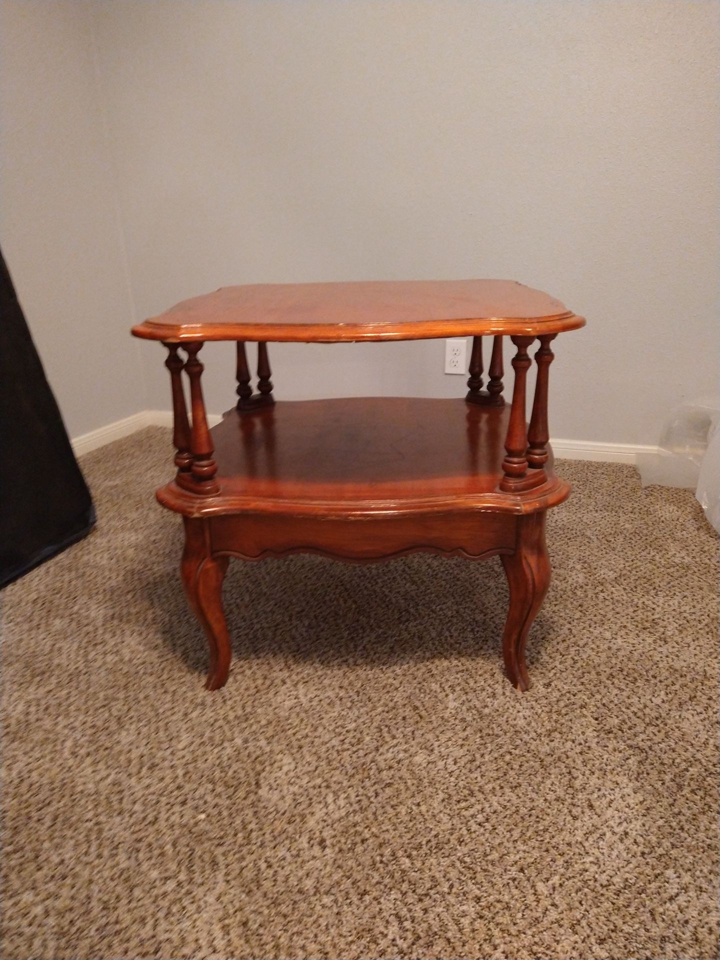 Basset Furniture end table
