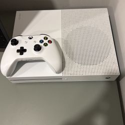 Xbox One S  With Controller And 6 Games 