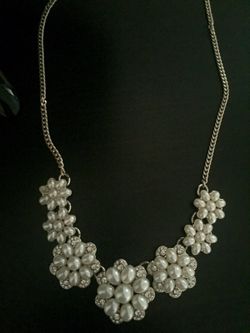 Flowery necklace